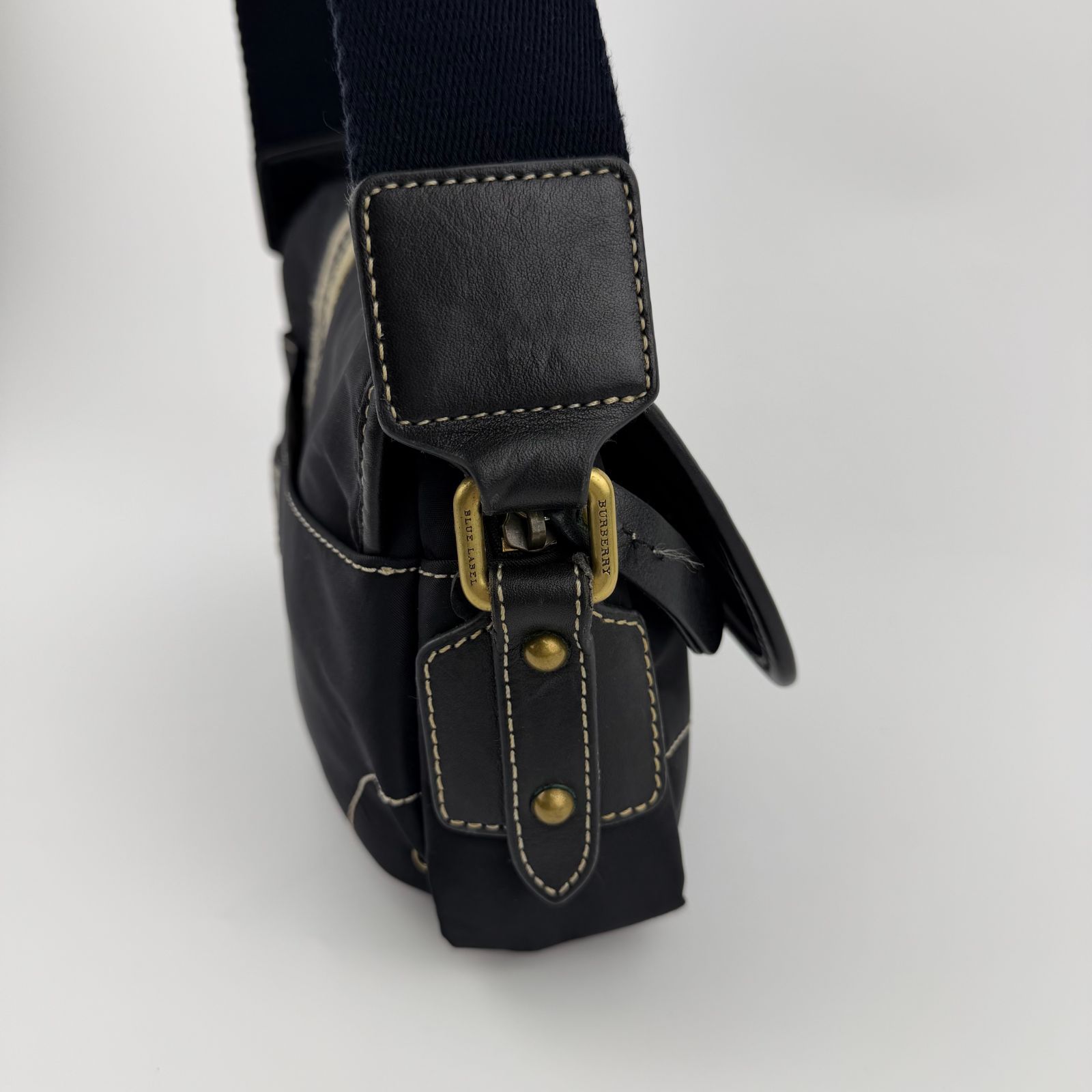 中古】BURBERRY バーバリー ショルダーバッグ ブラック ナイロン