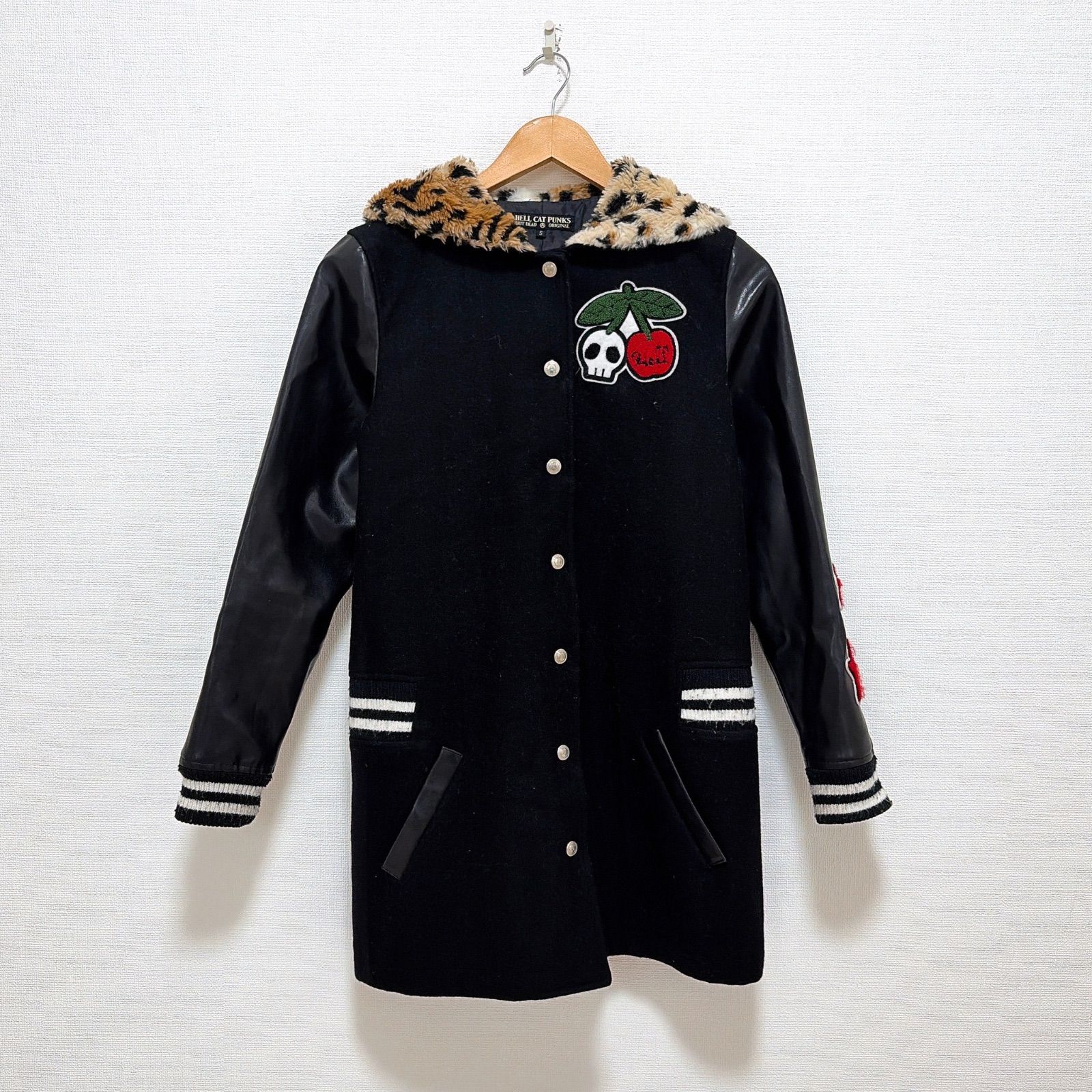 HELL CAT PUNKS ヘルキャットパンクス フード付 スタジャン ジャケット アウター フェイクレザー切替 スカル ドクロ ワッペン ヒョウ柄 黒 ブラック レディース S Y2K パンク ロック グランジ ダークコア 原宿系
