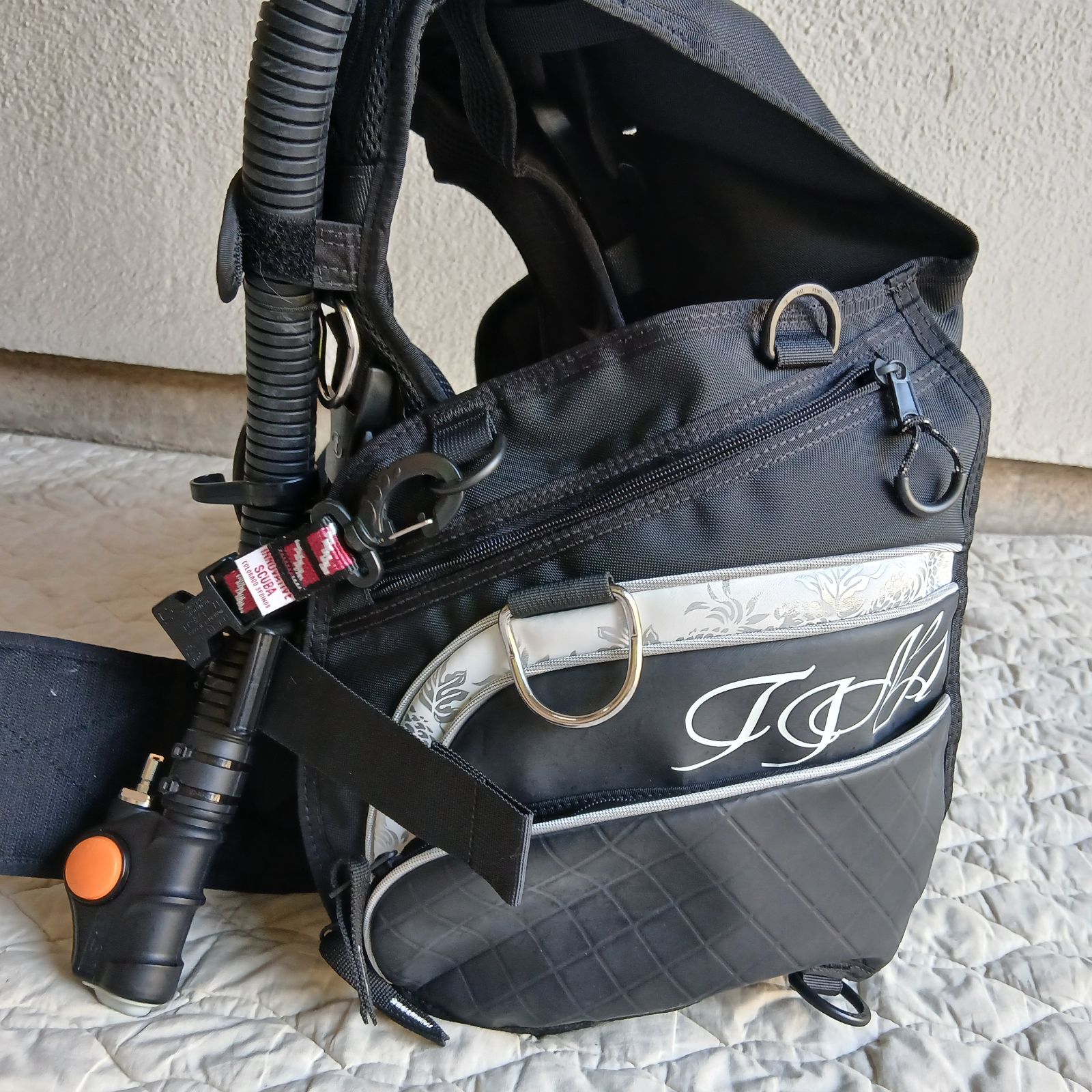TUSA BCジャケット Mサイズ スキューバダイビング 水中ブザー付 TUSA SCUBA BCジャケット IQα レディースMサイズ インフレーター付
