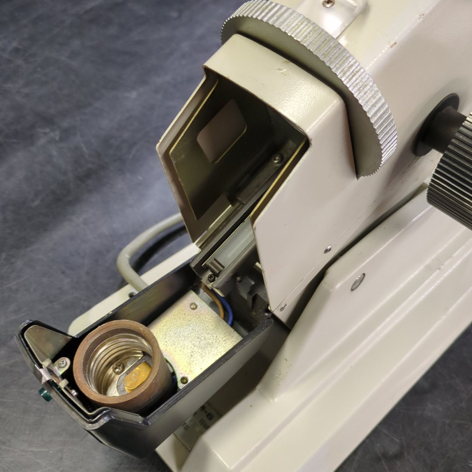 D15880】動作未確認につきジャンク トプコン TOPCON レンズメーター LM