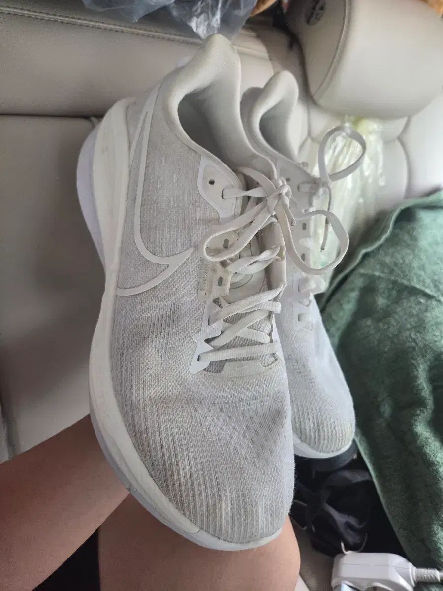 280 NIKE ボメロ17 白
