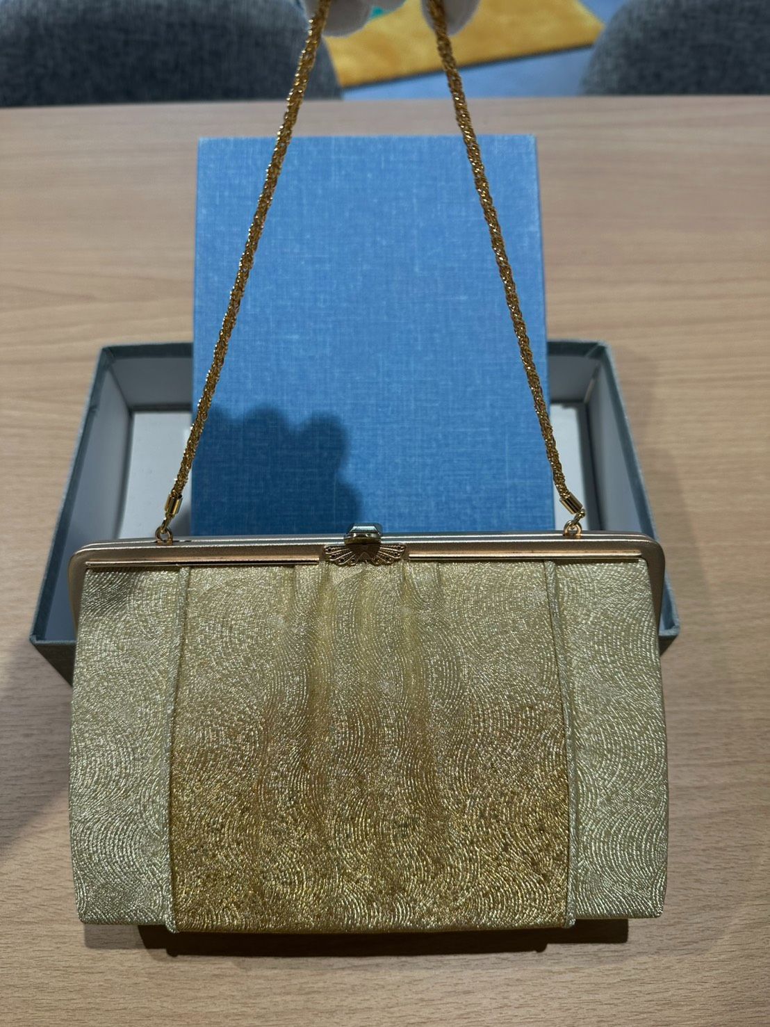 【未使用に近い】和装用バッグ ゴールド　草履付き TN264632200 鳳苑 和装バッグ・草履 セット 和装バッグ 和装履物