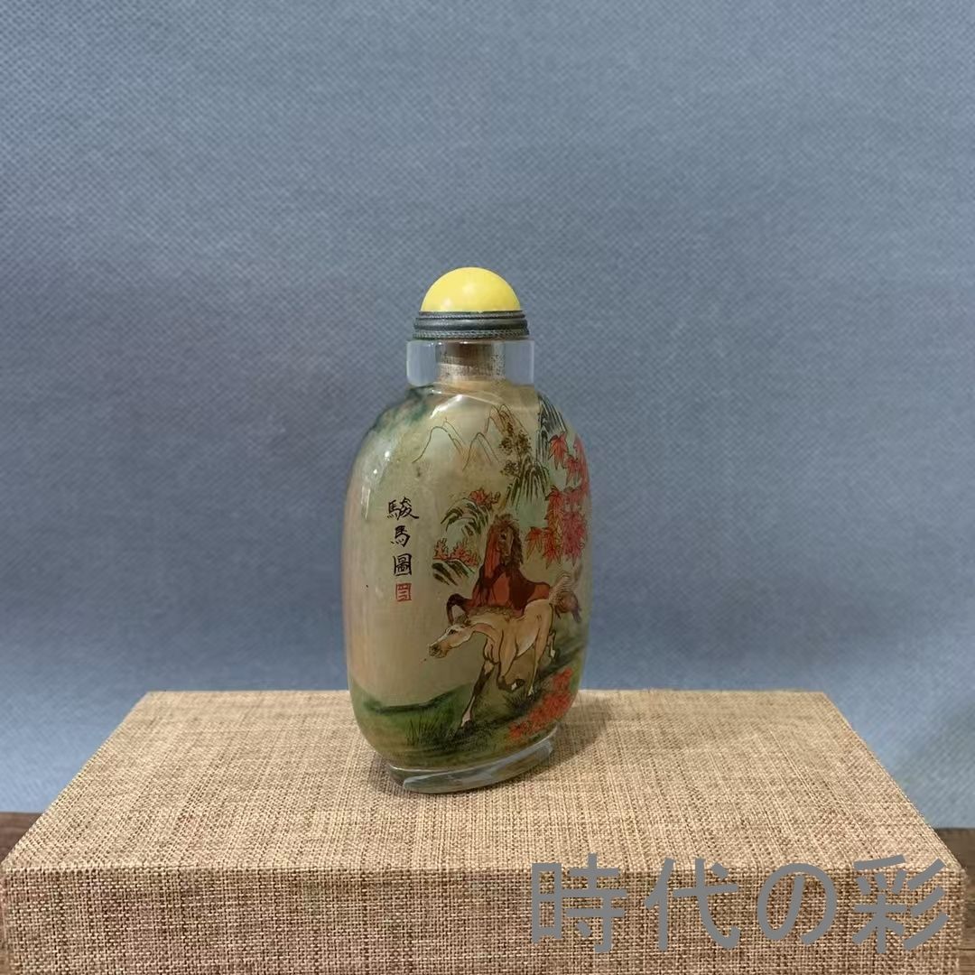 山水 鼻煙壺 十九世紀黑漆鑲螺鈿山水鼻煙壺A Chinese black