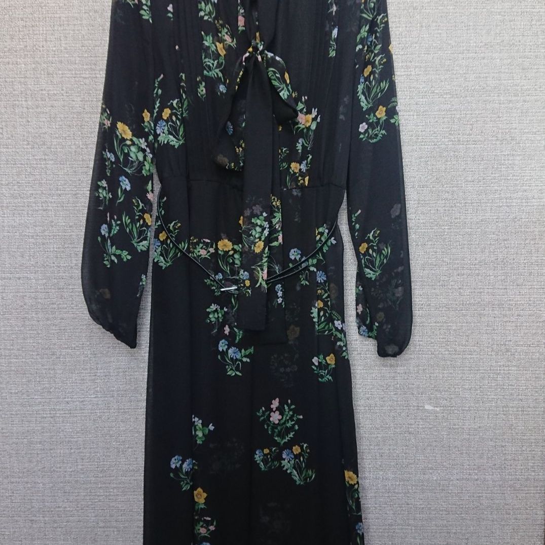 送料無料】花柄 ロングワンピース 長袖 ベルト付き MAXmara マックス