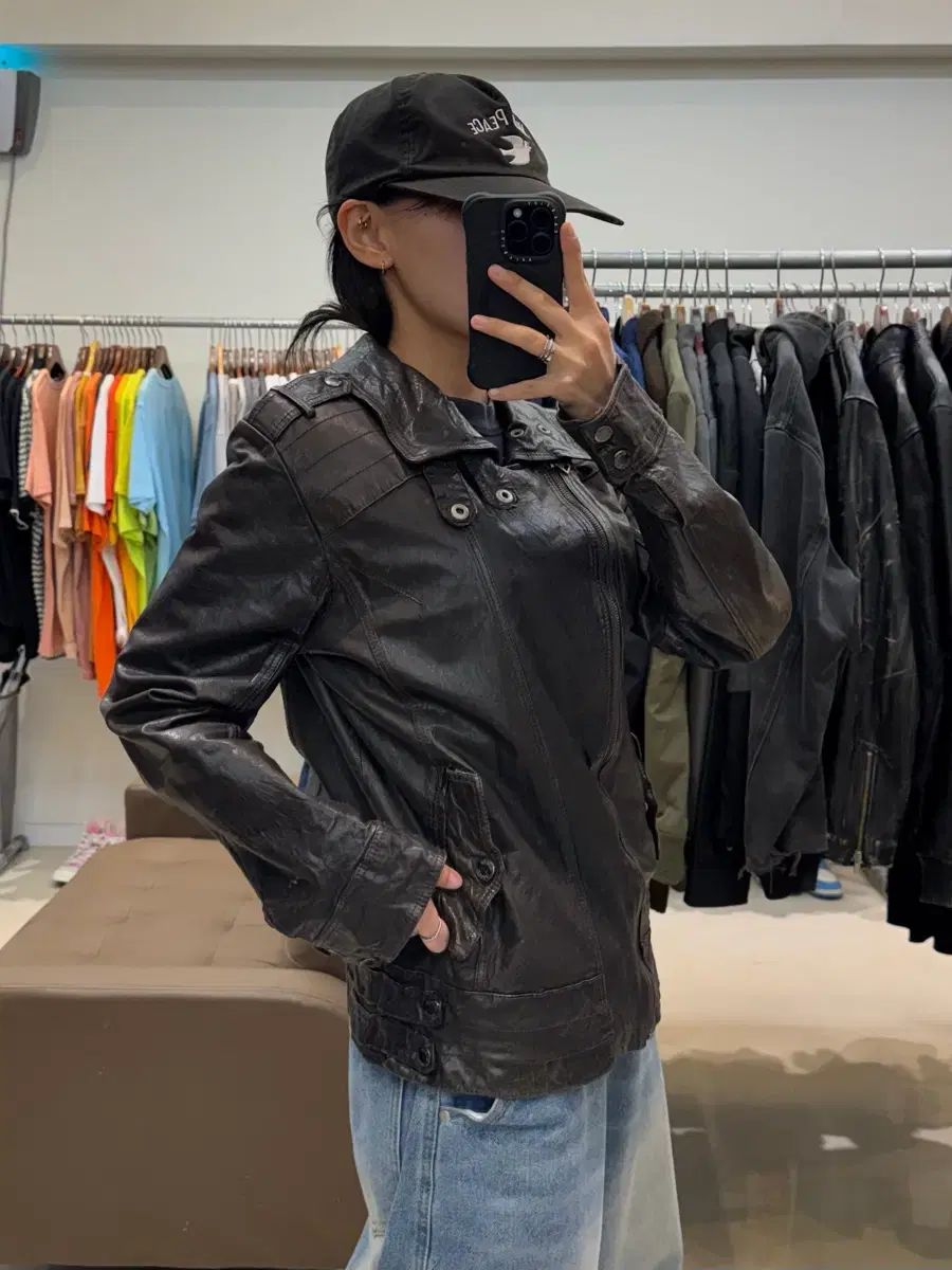 GUESS ハイネック ラムスキン ライダース ジャケット