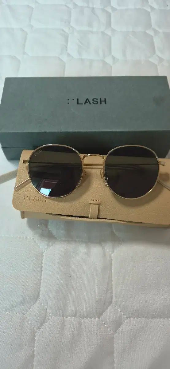 LASH 金縁 メガネ + ケース