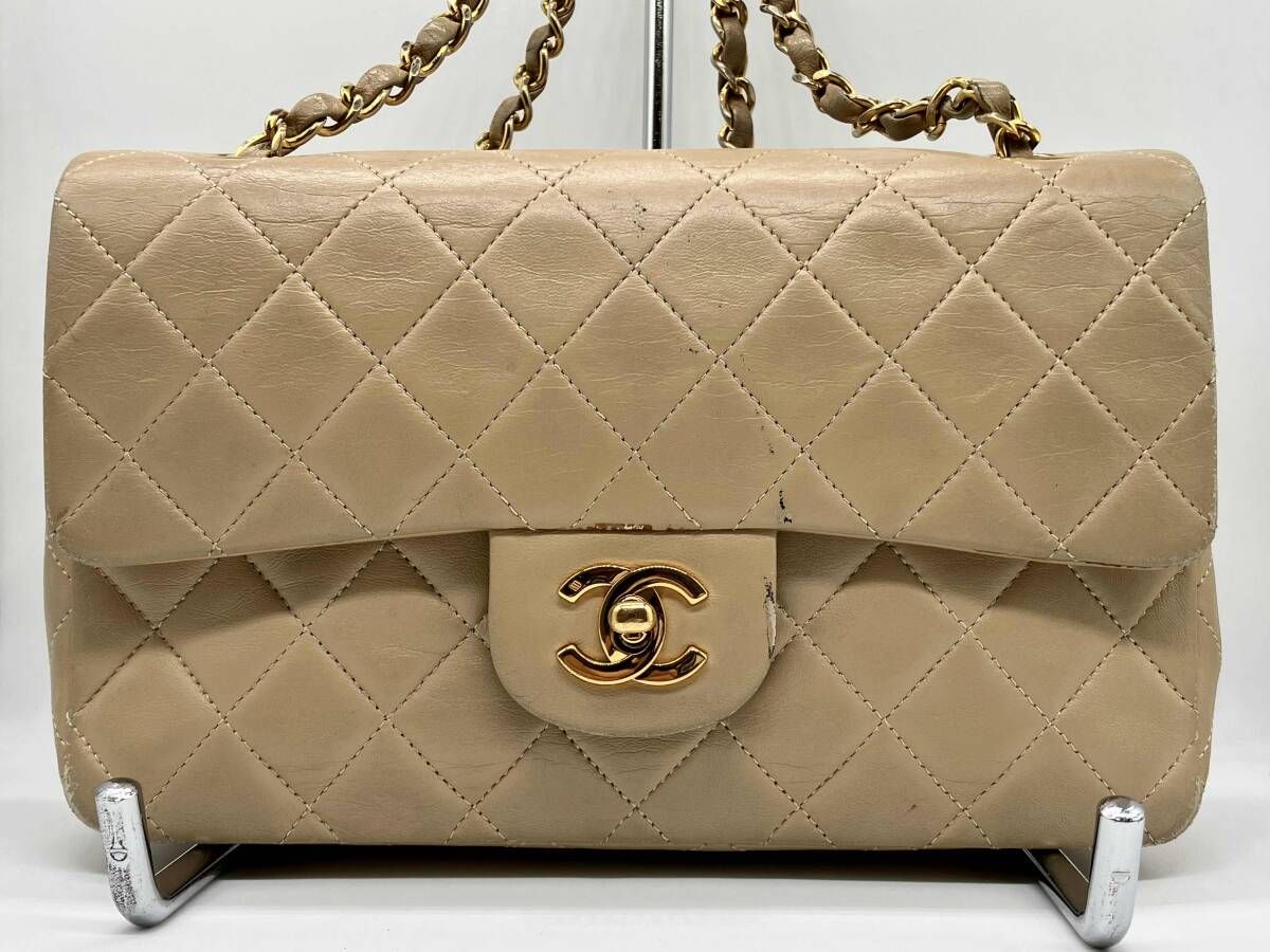 CHANELシャネル マトラッセ チェーンショルダー ベージュ ゴールド金具