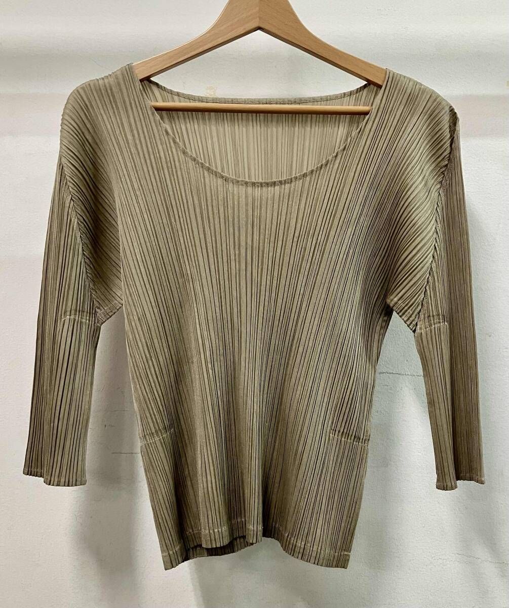 PLEATS PLEASEプリーツプリーズ 半袖シャツ・ブラウス ISSEY MIYAKE イッセイ ミヤケ PP21-JK167 サイズ3 ベージュ七分袖 日本製