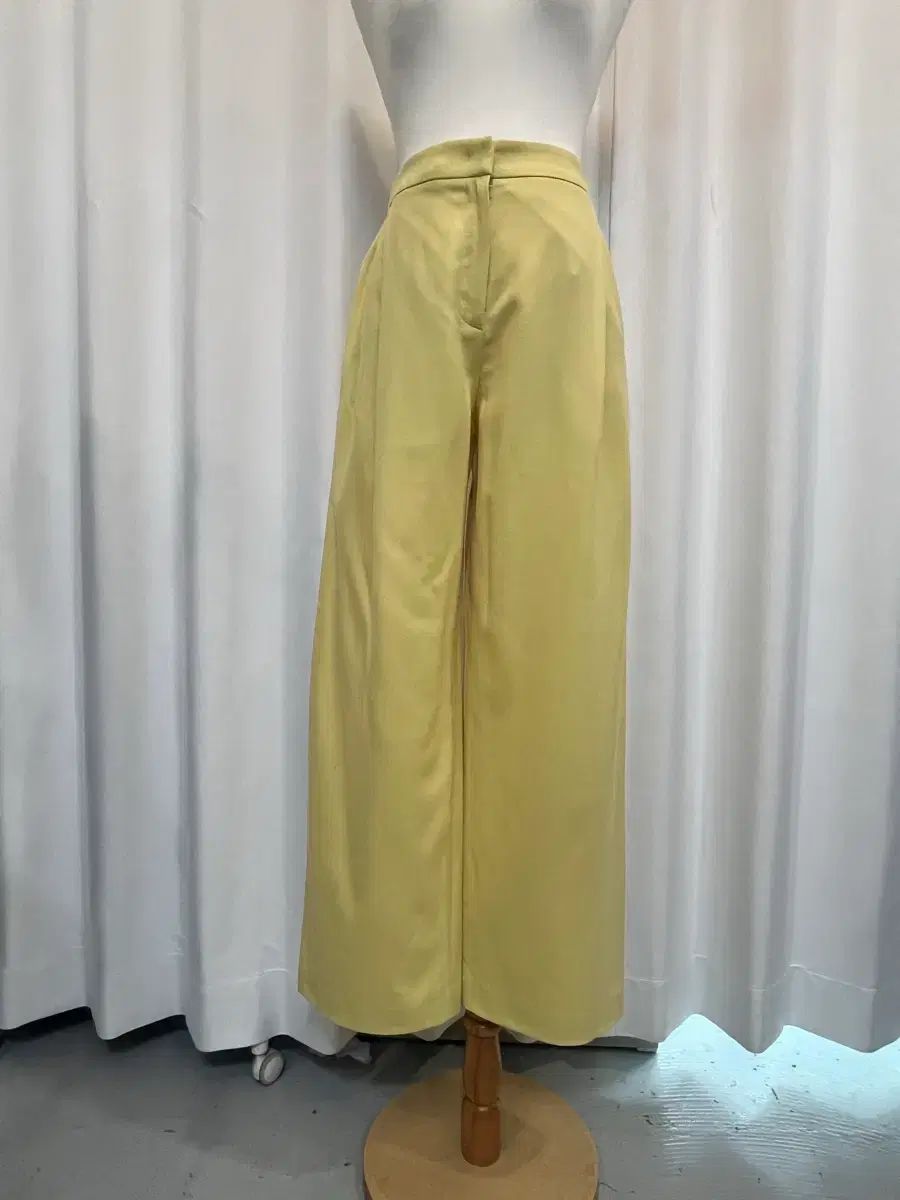 22年ランバンコレクション イェロー ワイド スラックス パンツ 64 新品級