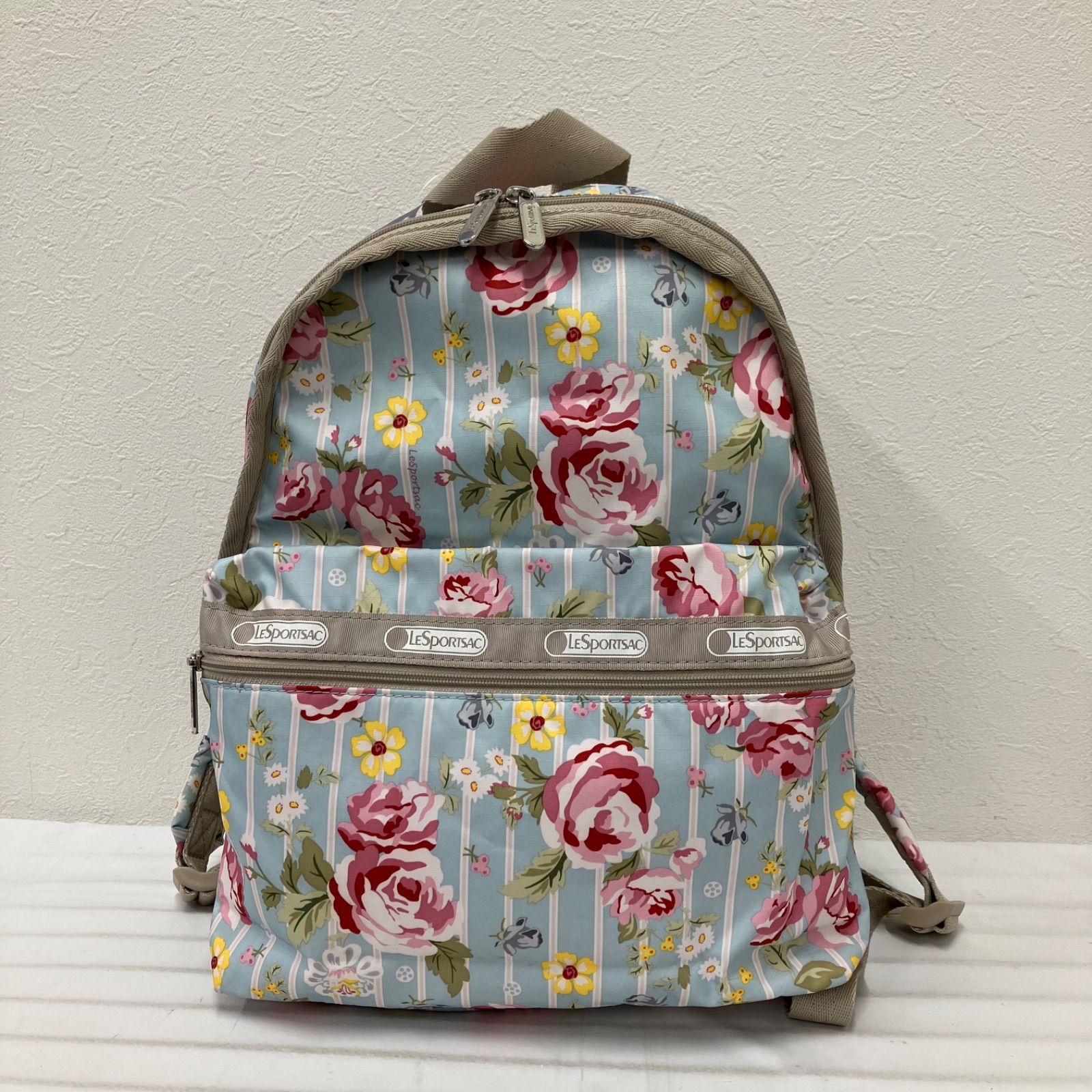 2829　LeSportsac　レスポートサック　ダーリング　リュックサック　バックパック　ローズ　バラ　薔薇　花柄　フラワー　ストライプ　水色　ライトブルー　ベージュ　レディース　軽量　シンプル