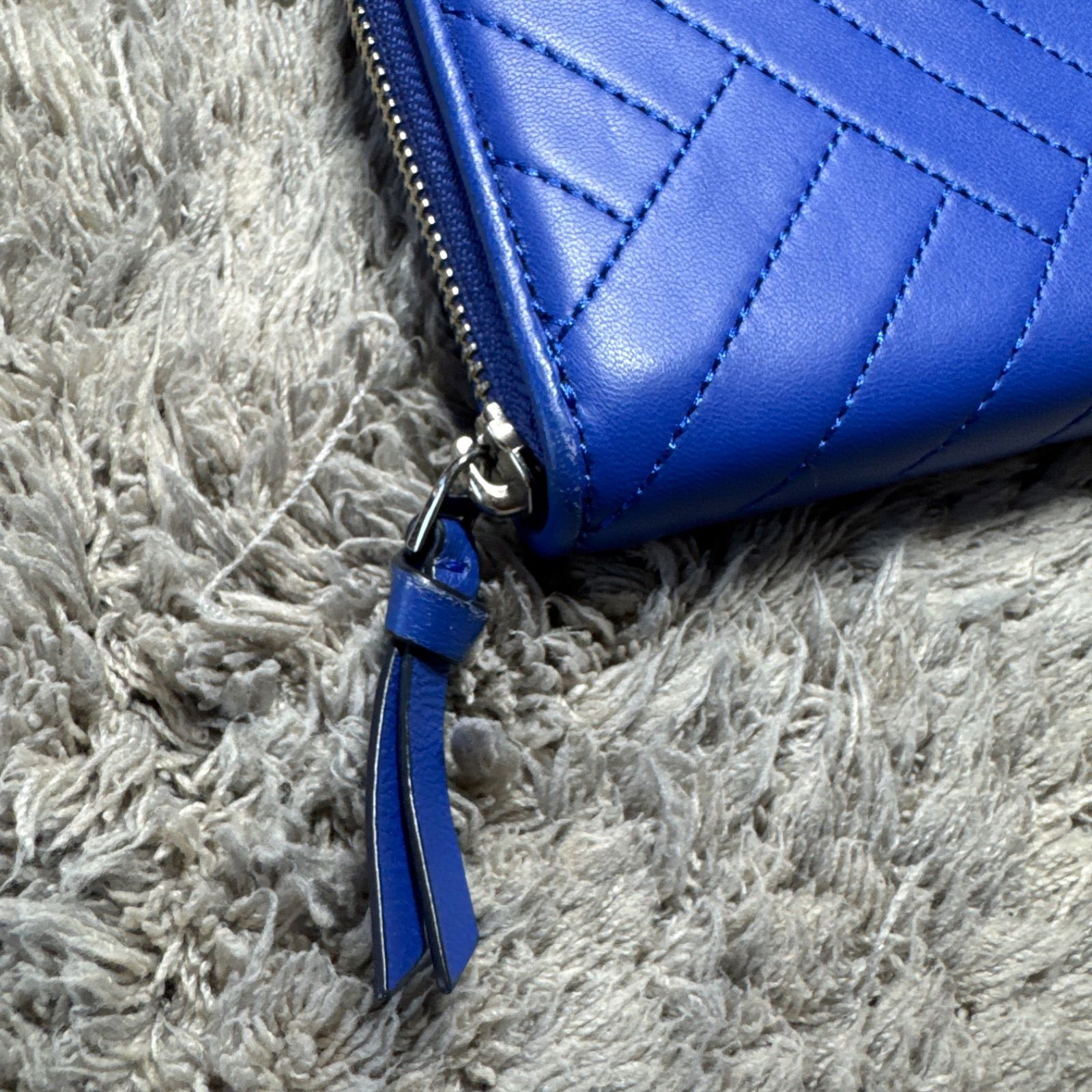 TORY BURCH トリーバーチ 長財布 ラウンドファスナー レザー ブルー