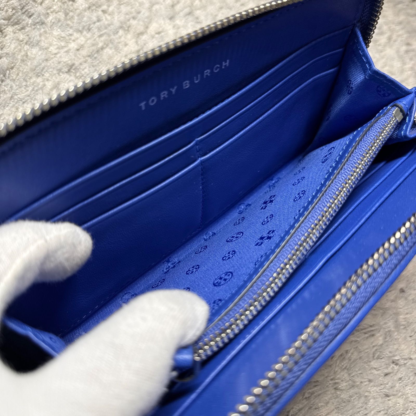 TORY BURCH トリーバーチ ラウンドファスナー 長財布 ブルー 【公式通販】