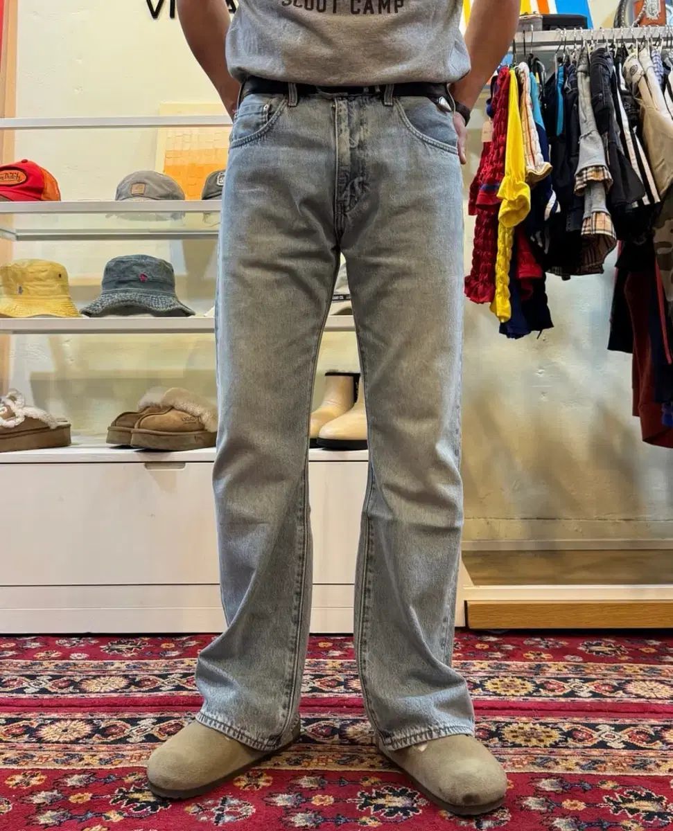 韓国国内 正規品 現行 リーバイス 517 ブーツカット デニムパンツ 34