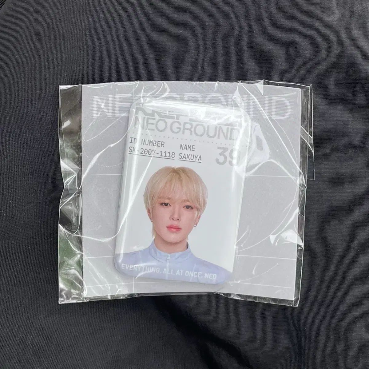 NCT 10周年ポップアップガチャメタルIDカードバッジ NCT WIND AND WISH サクヤ 未開封