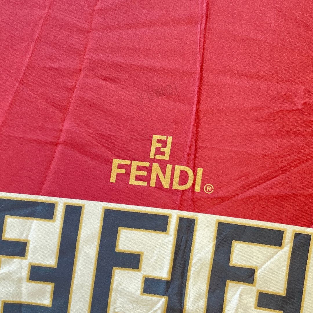 FENDI フェンディ ロゴ入り 折りたたみ傘 レッド 赤 ズッカ柄 FENDI フェンディ 折りたたみ傘 ズッカ柄 ボルドー 雨傘 日傘 - メルカリ