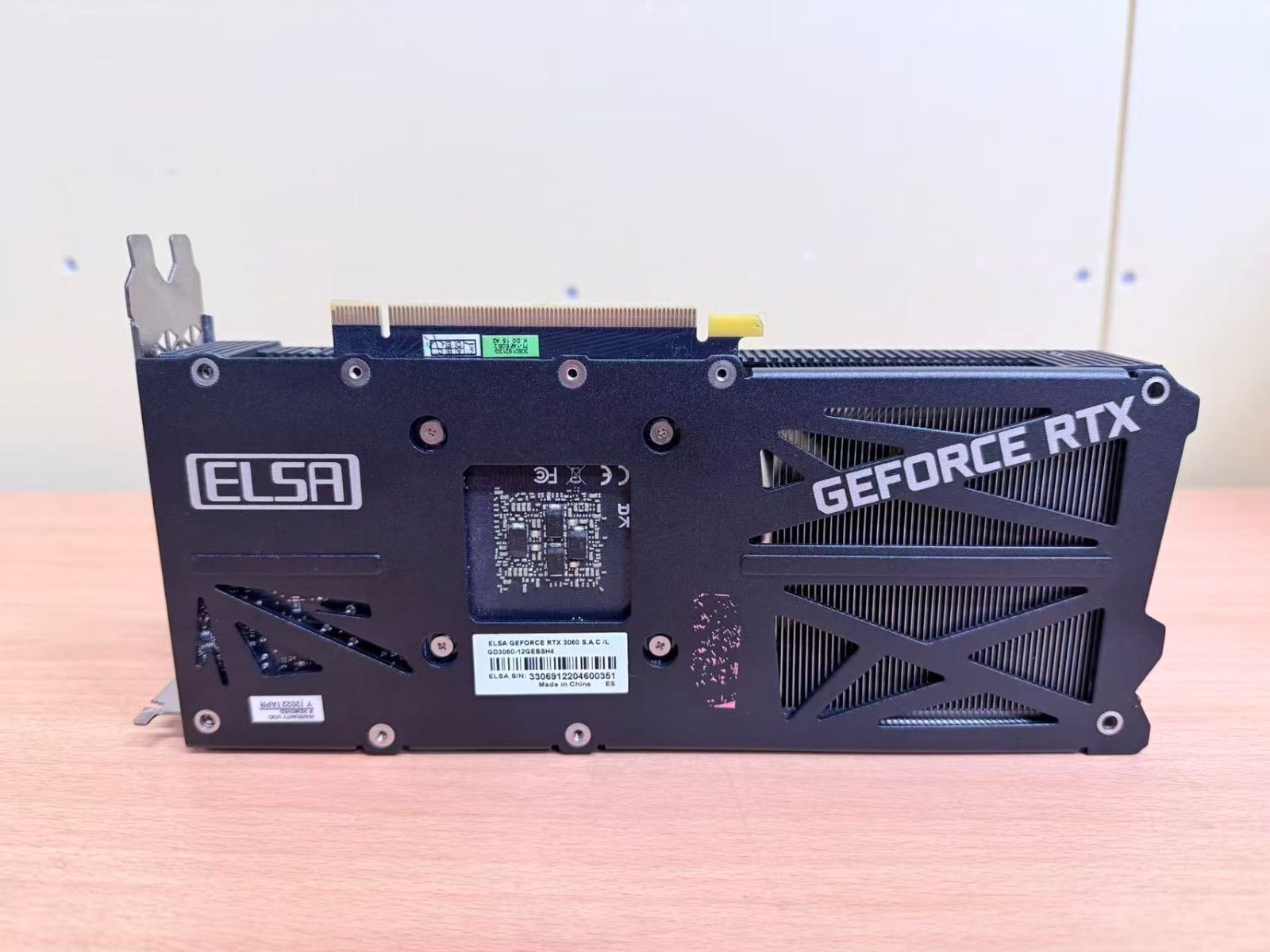 中古品 ELSA GEFORCE RTX 3060 S.A.C /L GD3060-12GEBSH4 [12GB