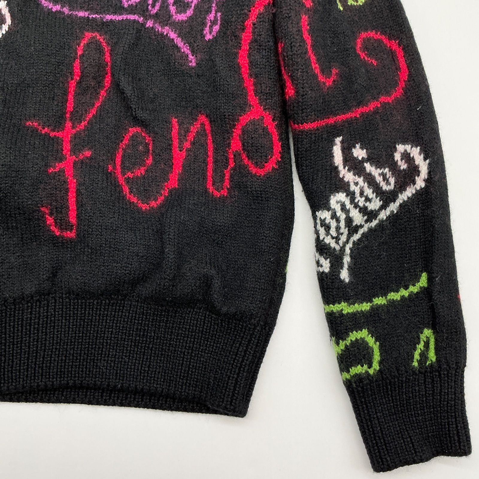 ○FENDI フェンディ ニットセーター Artist Allover アーティスト