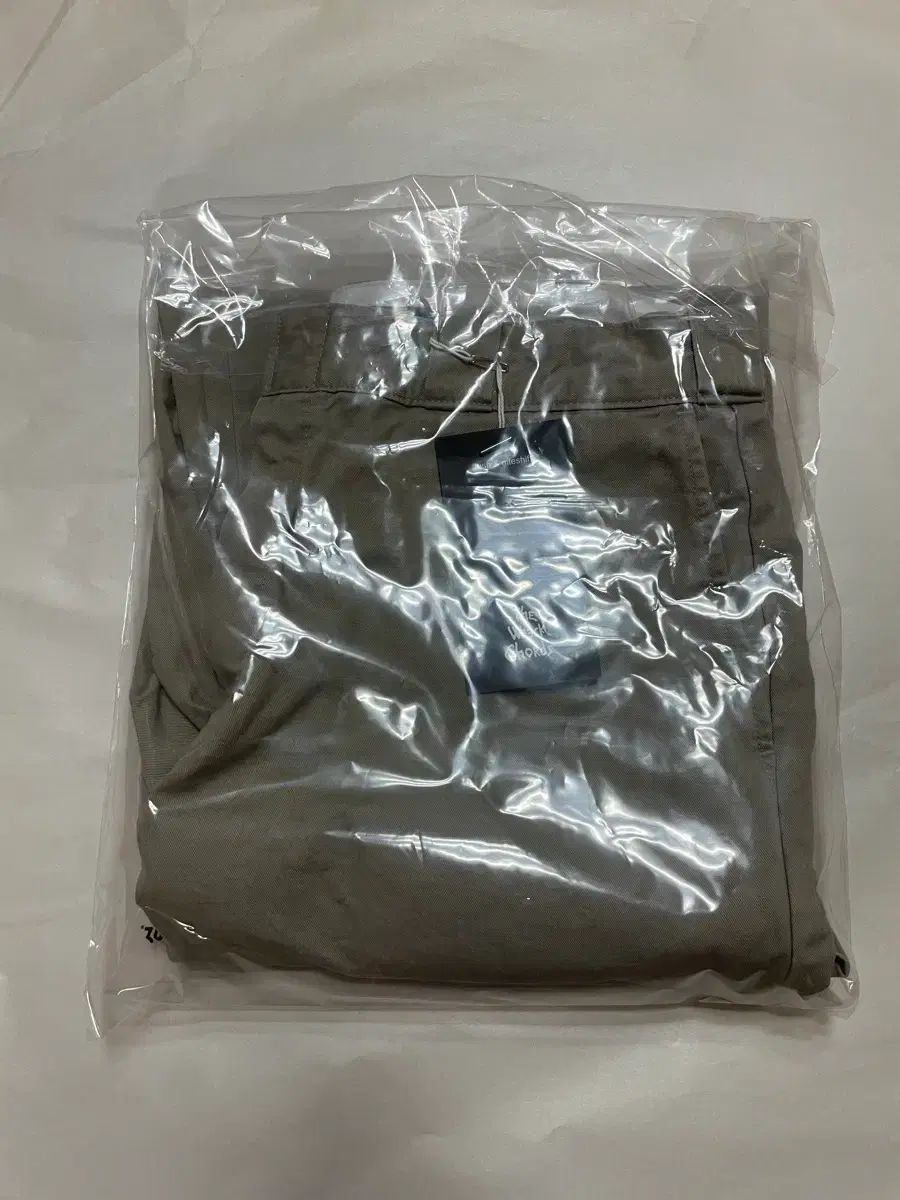 １ 뤡코즈 7番街 チノ グレーレイ 出品