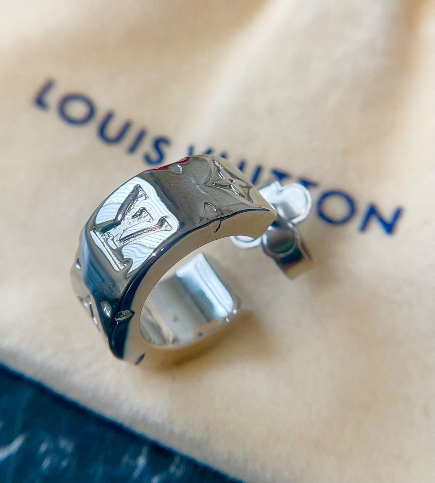［値下げしました］ルイヴィトン メンズ　ピアス 片耳 新作】 LOUIS VUITTON ルイヴィトン ヴィトン LVモザイク ピアス