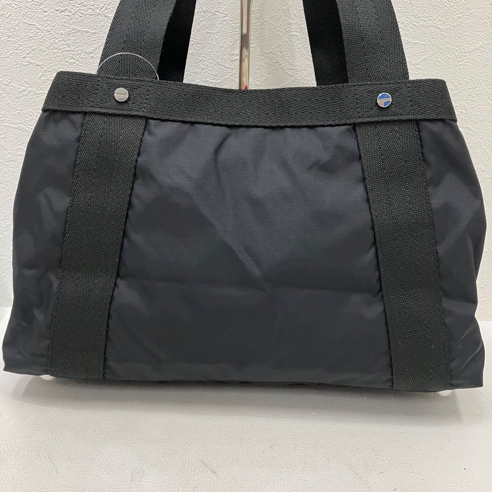 2831　LeSportsac　レスポートサック　トートバッグ　 MEDIUM SIMONE　ミディアムシモーネ　 ブラック系　黒　ナイロン　軽量　レディース