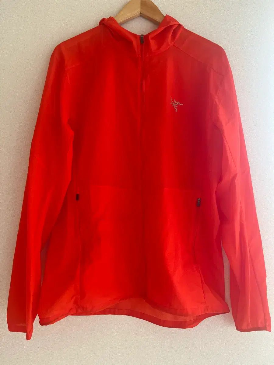 新品 l ARC'TERYX アークテリクス インセンド エアシェル フーディー