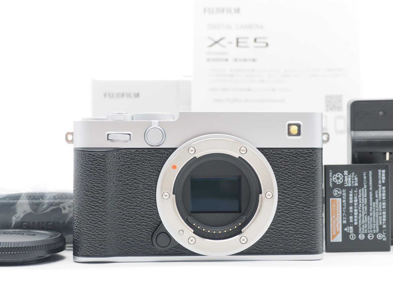 富士フィルム Fujifilm X-E5 40.2MP Digital Camera Silver 683 Shots 元箱 [新品同様] #Z6163A