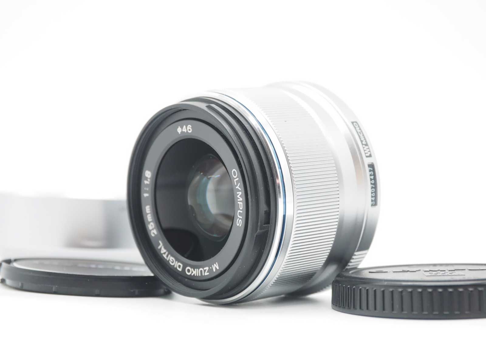 オリンパス Olympus M.Zuiko 25mm f/1.8 AF Lens Silver [新品同様