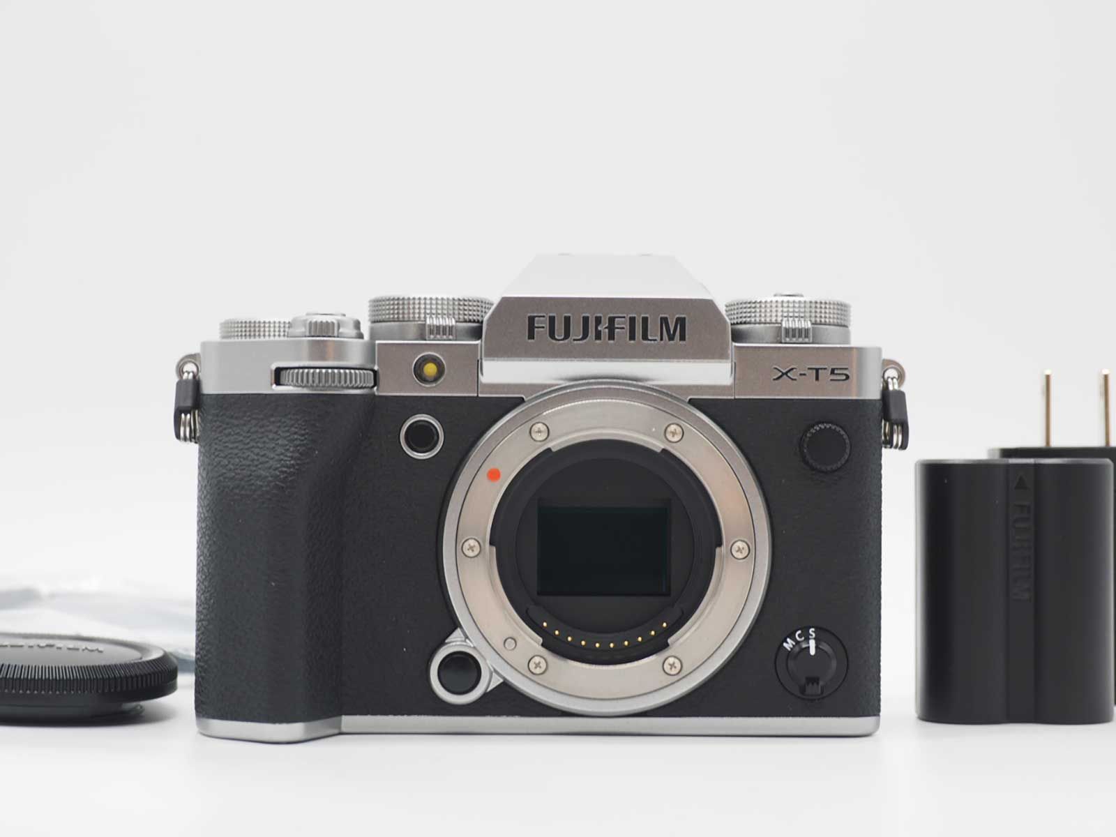 FUJIFILM　デジタルカメラ　美品 富士フィルム Fujifilm Fuji X-T5 40.2 MP Digital Camera Silver