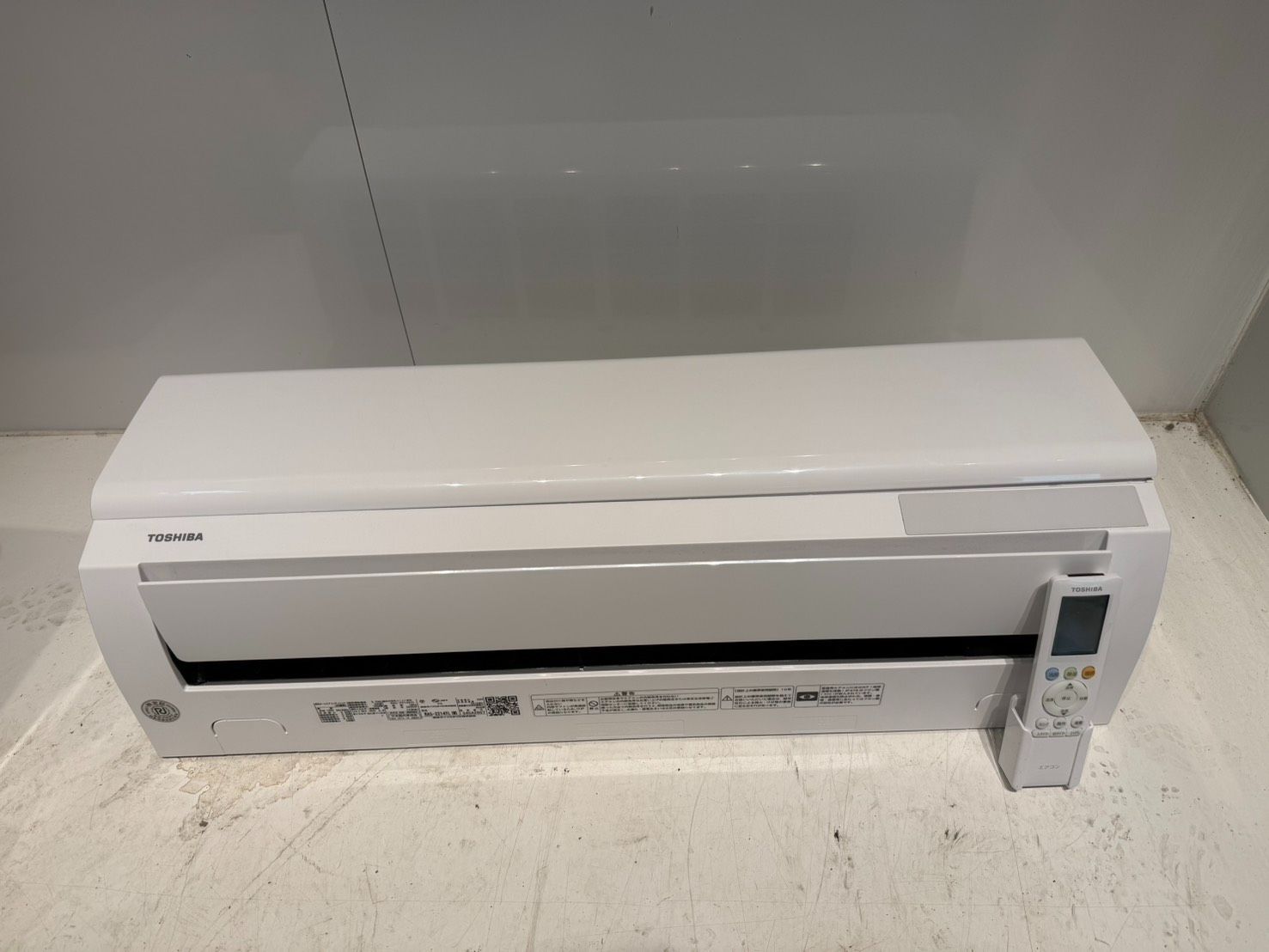 389　TOSHIBA　2025年製エアコン　6～8畳用　分解洗浄済み・整備済み 31,980円