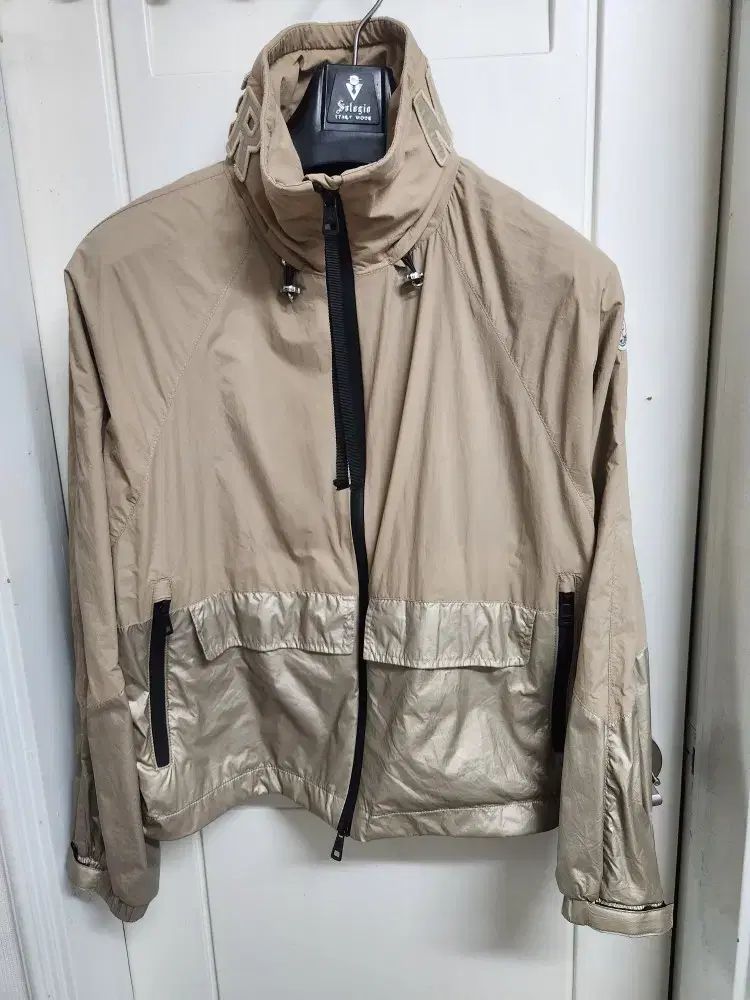 MONCLER モンクレール ベージュ ゴールド ウィンドブレーカー ジャケット