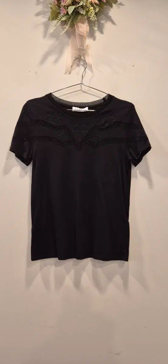 サンドロ 刺繍 ブラック Tシャツ