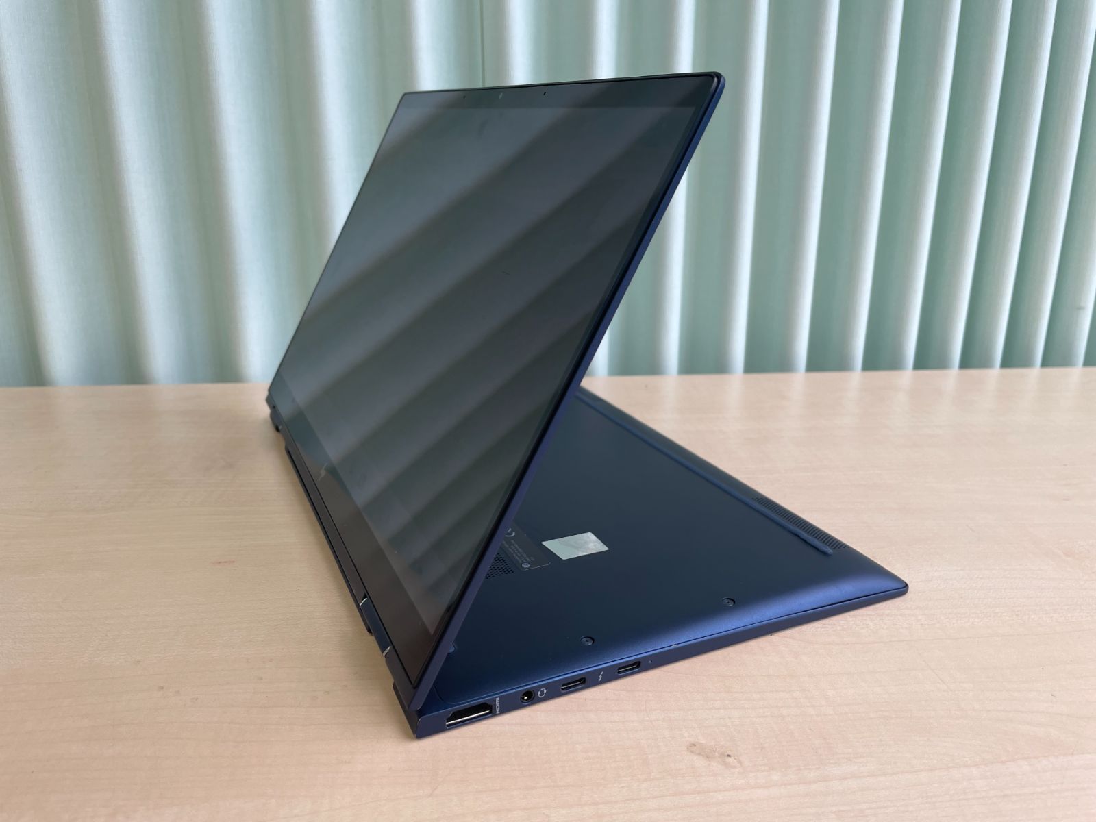 第11世代Core i7・顔認証・超軽量プレミアム】HP Elite Dragonfly G2 