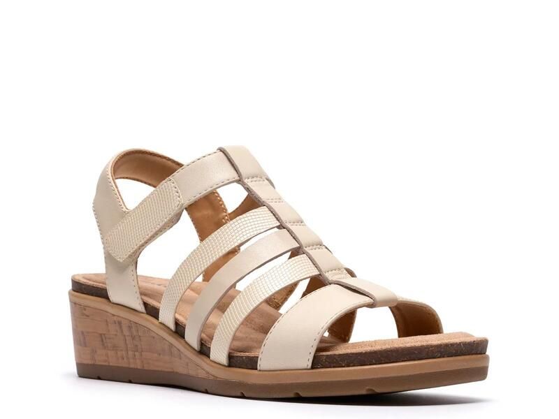 クラークス レディース シューズ サンダル Clarks Kacha Step Wedge Sandal Cream クリーム