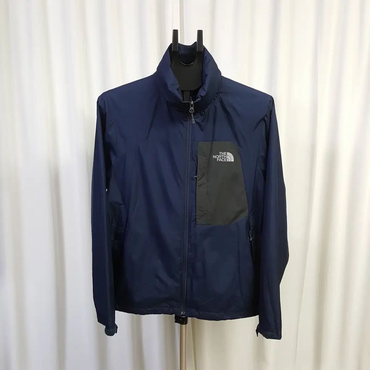 THE NORTH FACE ザノースフェイス メンズ ウィンドブレーカー 등산 ジャケット ネイビー 100 オススメ