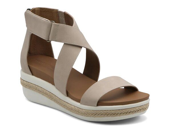 アドリアンヌヴィッタディーニ レディース シューズ サンダル ケープデザイン キャップ ケープ Adrienne Vittadini Cape May Wedge Sandal Ecru エクリュ