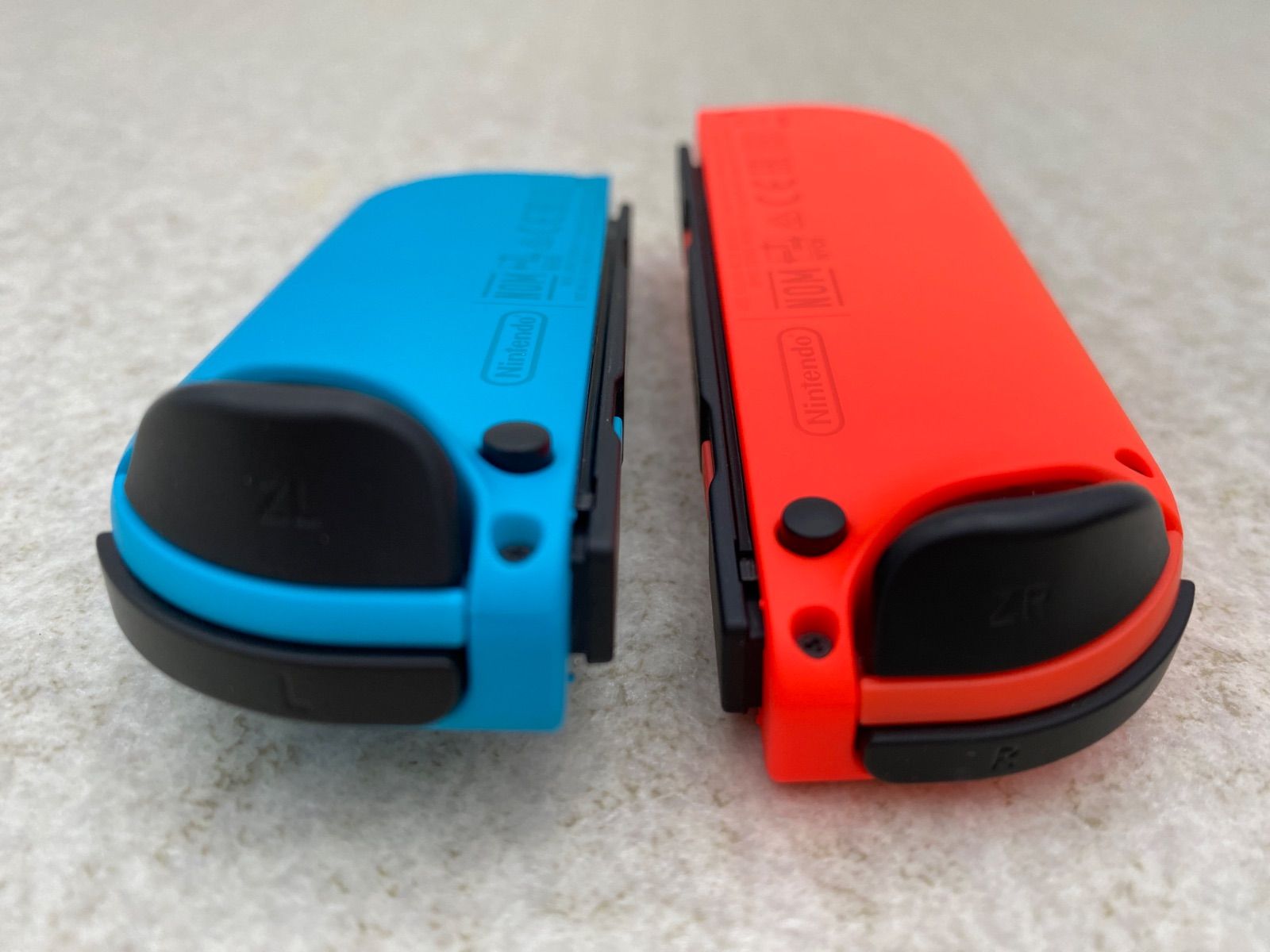 ◇Nintendo Switch Joy－Con（L） ネオンブルー／（R） ネオンレッド