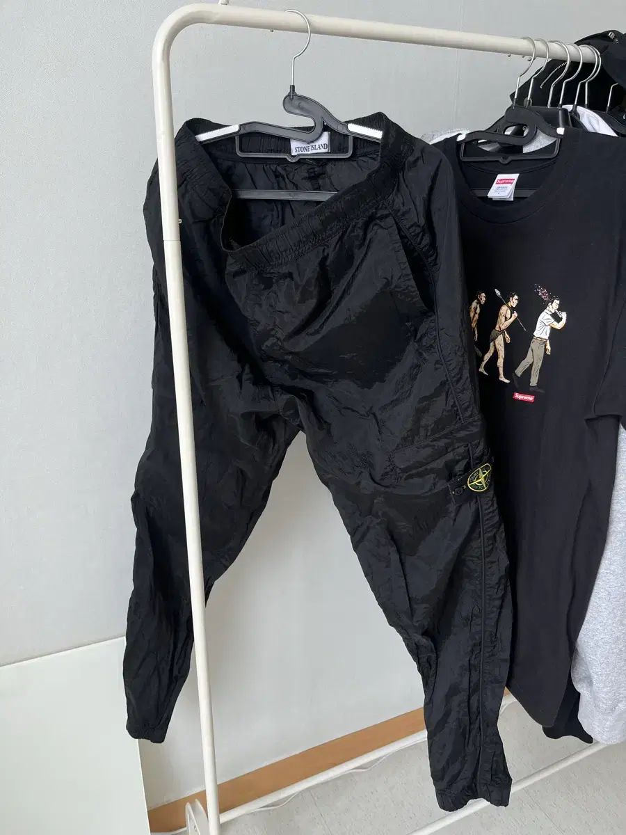 STONE ISLAND ナイロン メタル ガーメント ダイド カーゴ パンツ ライト グ