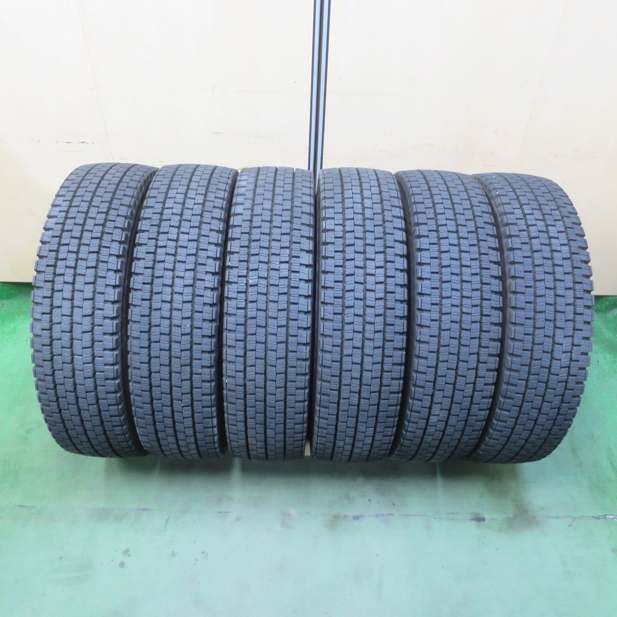 バリ溝！23年！9.5分！6本★トラック タイヤ 225/80R17.5 123/122L スタッドレス ダンロップ デクテス SP001 DECTES 17.5インチ★6051501イスタ