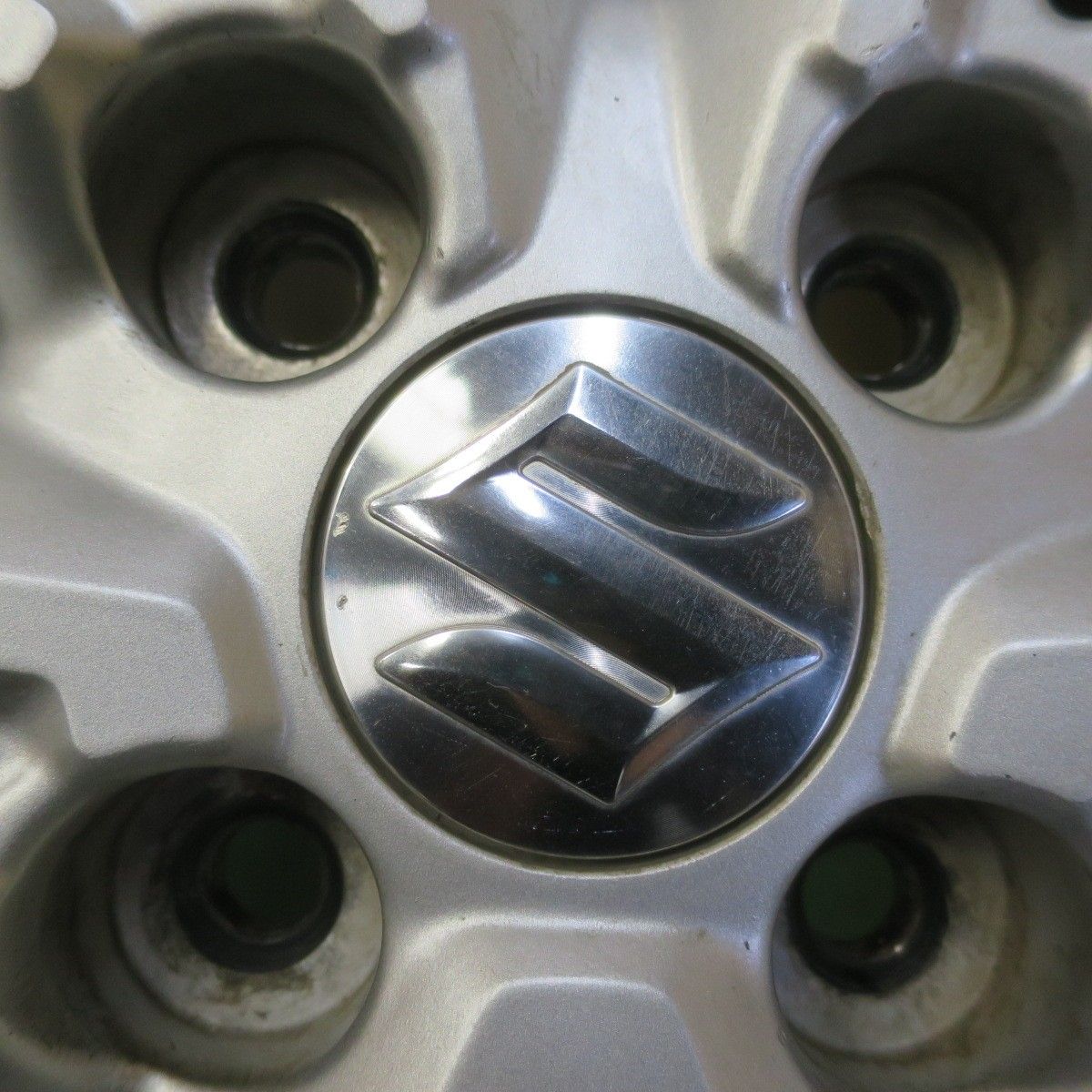 バリ溝！25年！キレイ！9.5分☆スズキ ZC72S スイフト 純正 185/55R16 