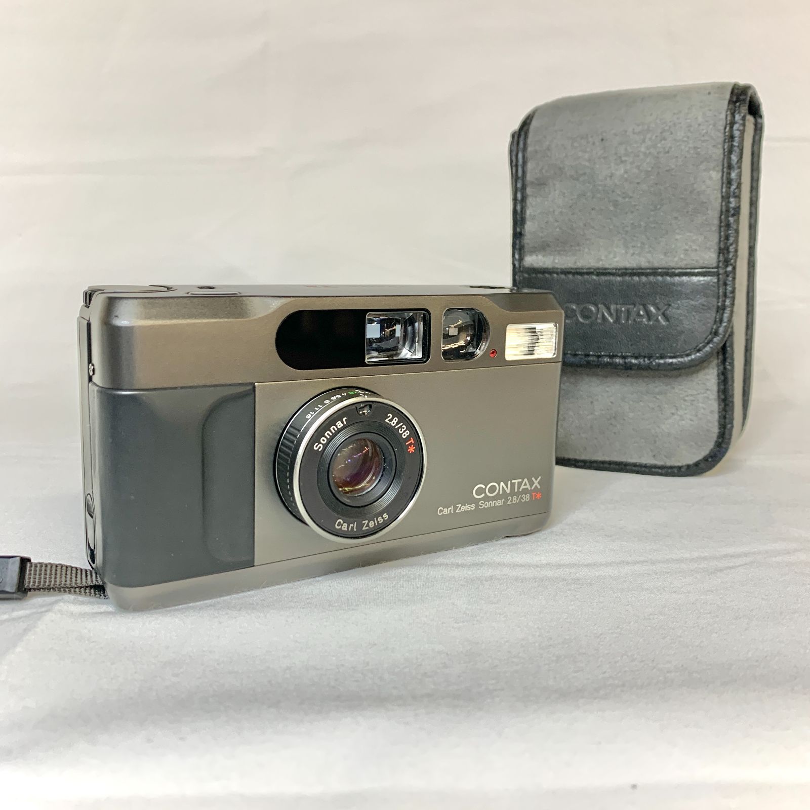 CONTAX T2 チタンブラック / コンパクトフィルムカメラ / ストラップ・ケース付き