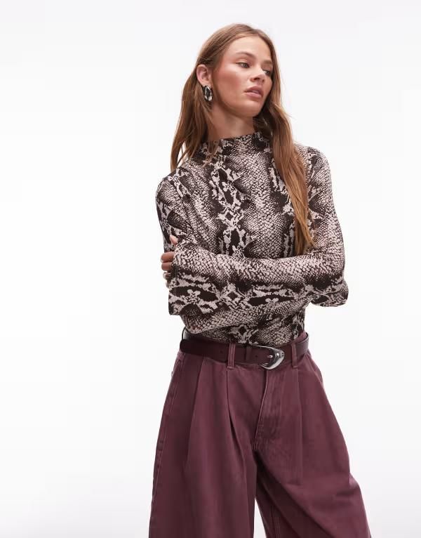 アンドアザーストーリーズ レディース トップス Tシャツ プリント ジャージー Other Stories jersey top side ruche with long sleeves in snake print Snake print 14,045円