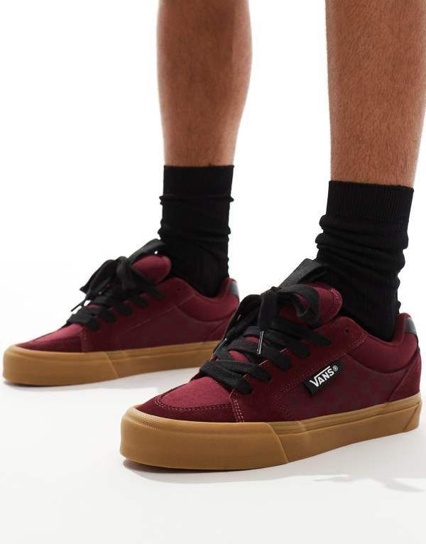 バンズ メンズ シューズ スニーカー Vans Chukka Push sneakers with gum soles in checkerboard Black ブラック