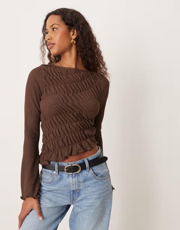 エイソス レディース トップス Tシャツ ASOS DESIGN shirred flare long sleeve top in chocolate Brown ブラウン