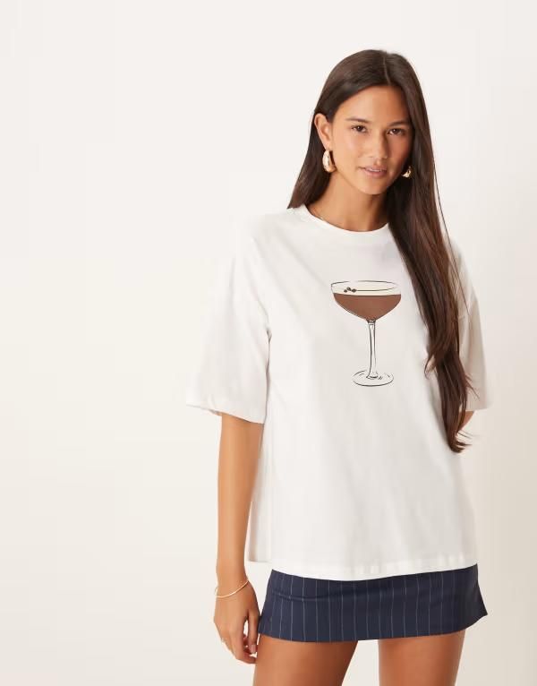 ネバーフリードレスド レディース トップス Tシャツ Never Fully Dressed espresso martini Tshirt Espresso ホワイト