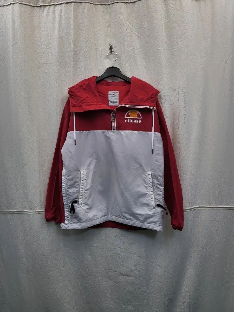 ellesse Anorak（アノラック）ウィンドブレーカー