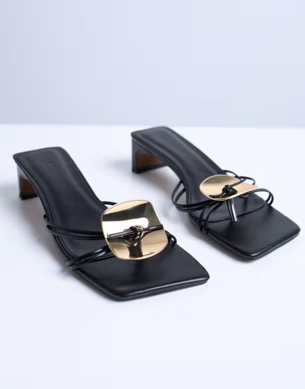 トップショップ レディース シューズ サンダル ヒール Topshop Ilaria kitten heeled sandal with metal trim Black ブラック