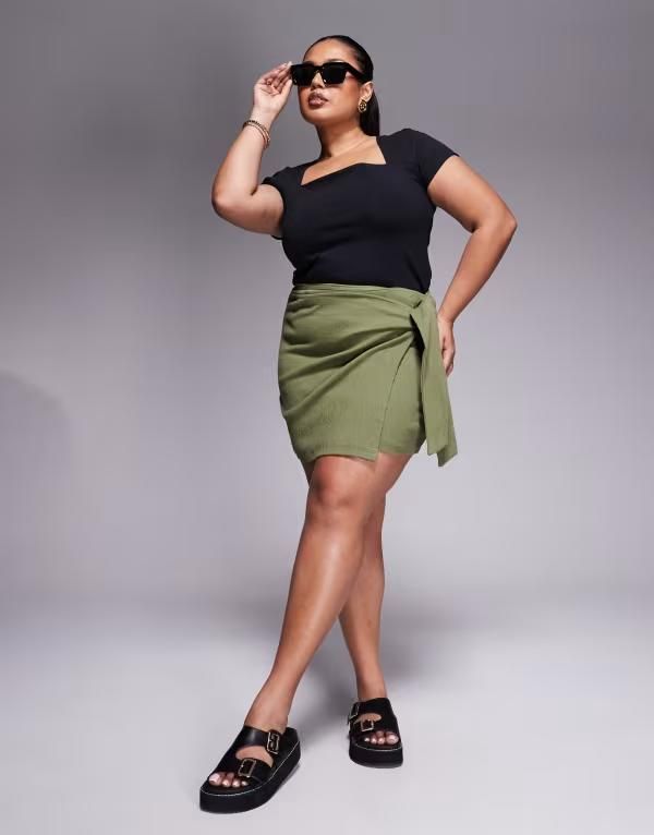 エイソス レディース ボトムス スカート ミニ ASOS Curve ASOS DESIGN Curve crinkle tie side mini skirt Khaki カーキ