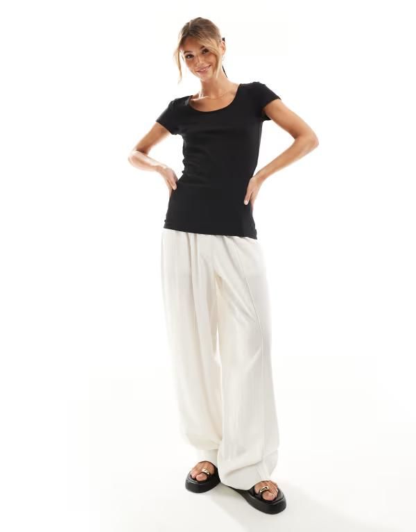ヴェロモーダ レディース トップス Tシャツ Vero Moda soft scoop neck Tshirt Black ブラック