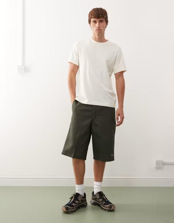 ディッキーズ メンズ ボトムス ハーフパンツ・ショーツ ショートパンツ Dickies 13 inch twill pocket shorts in olive OLIVE GREEN グリーン