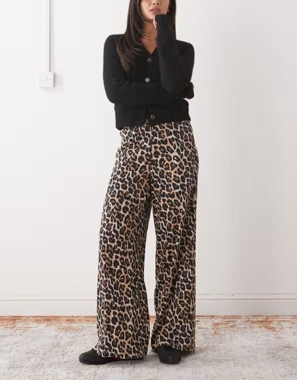 ノイジーメイ レディース ボトムス カジュアルパンツ ワイドレッグ プリント リブ Noisy May ribbed wide leg pants in leopard print Black ブラック